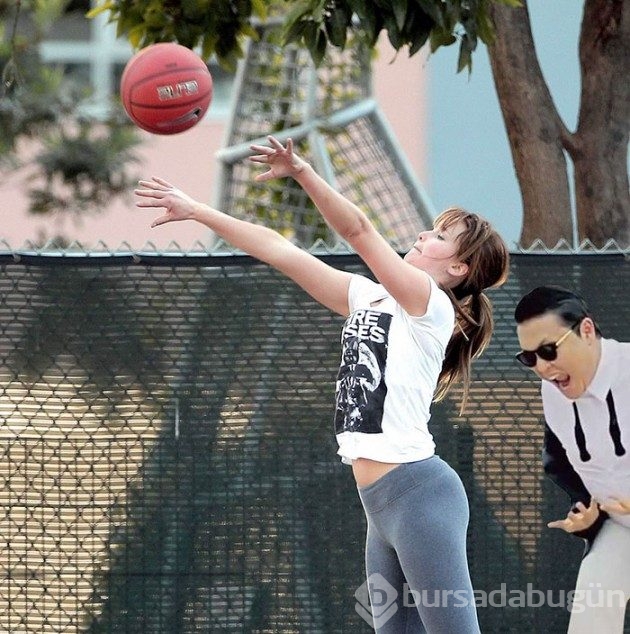 15 fotoğrafla Jennifer Lawrence'yi basket oynadığına pişman etmek