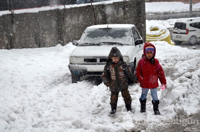 Doğu'da kar, Antalya'da deniz,kum,güneş