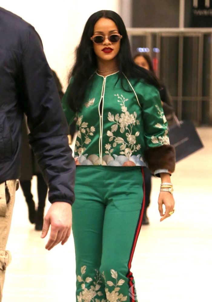 Rihanna yeşillere büründü