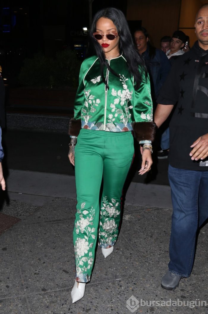 Rihanna yeşillere büründü