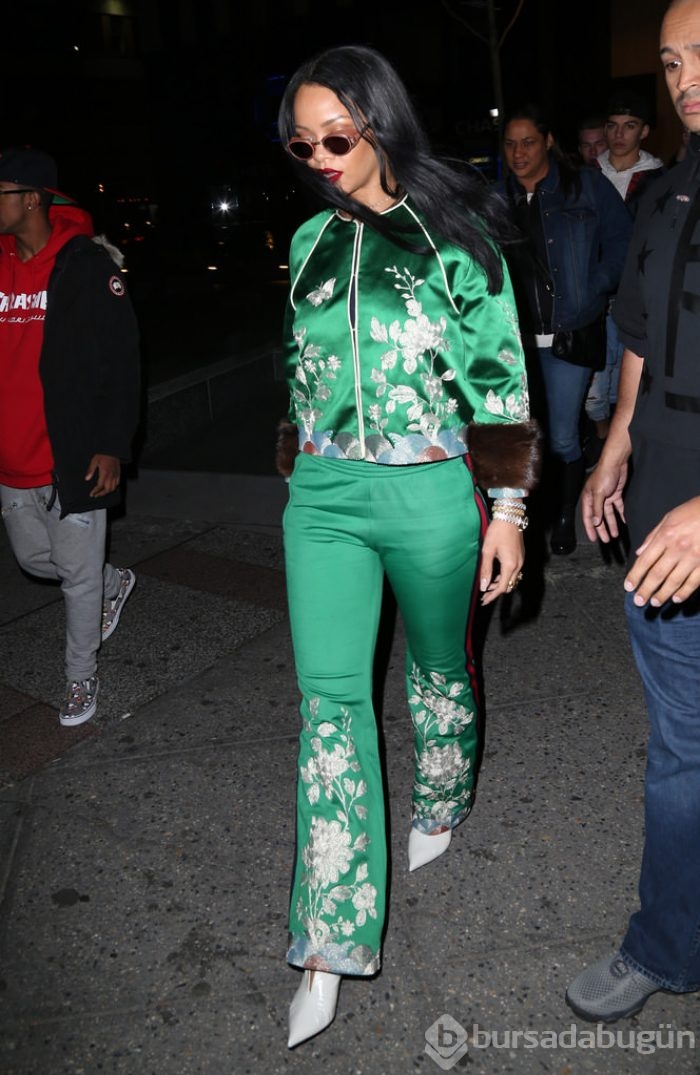Rihanna yeşillere büründü