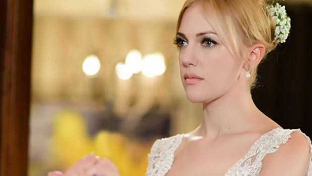 Meryem Uzerli imzayı attı