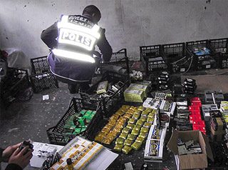 Sahte gıda operasyonu: Maymun eti, tırtıl, çekirge ele geçirildi