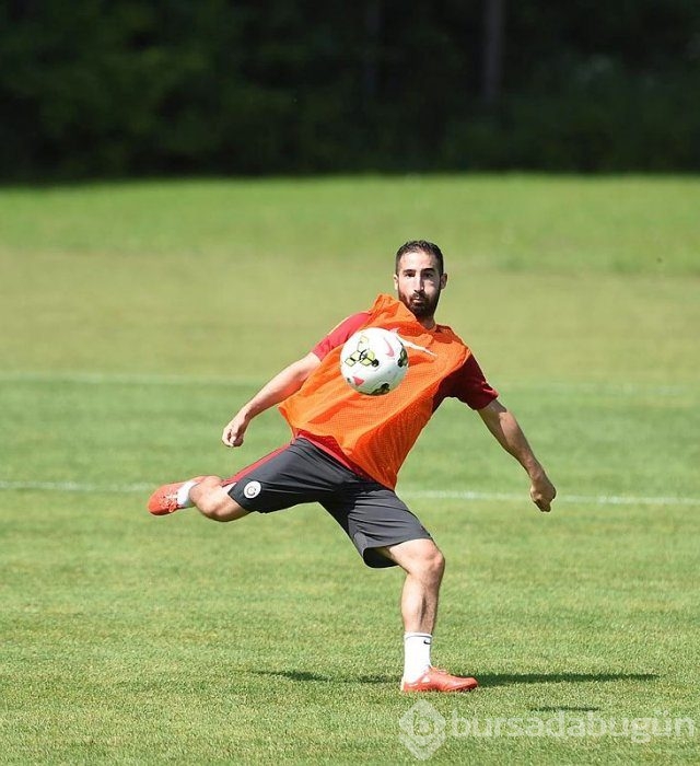 Galatasaray'da tam 8 futbolcu yolcu
