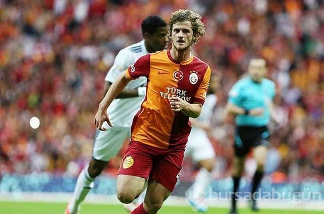 Galatasaray'da tam 8 futbolcu yolcu
