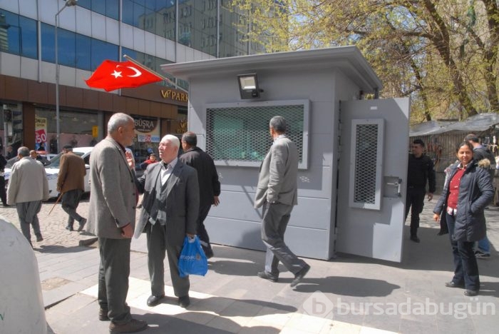 Diyarbakır'da birçok noktaya zırhlı kulübeler yerleştirildi!	