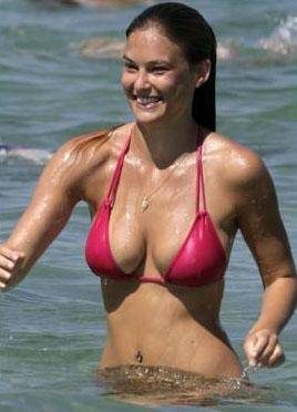 Kızgın Boğa Bar Refaeli...