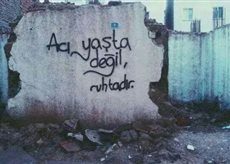 Romanlardan daha etkili ilginç duvar yazıları