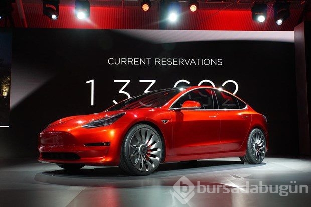 Tesla Model 3 görücüye çıktı
