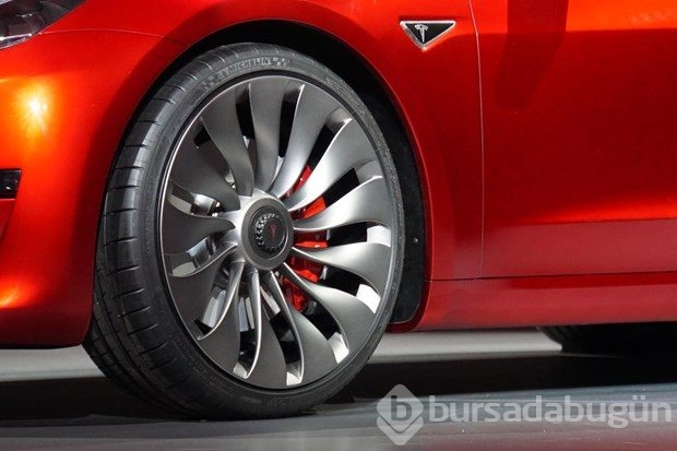 Tesla Model 3 görücüye çıktı
