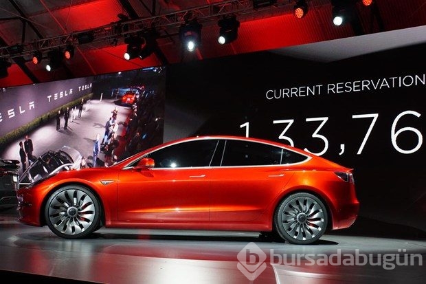 Tesla Model 3 görücüye çıktı
