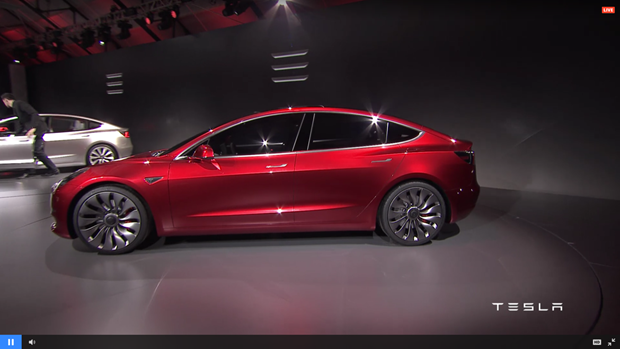 Tesla Model 3 görücüye çıktı
