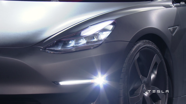 Tesla Model 3 görücüye çıktı
