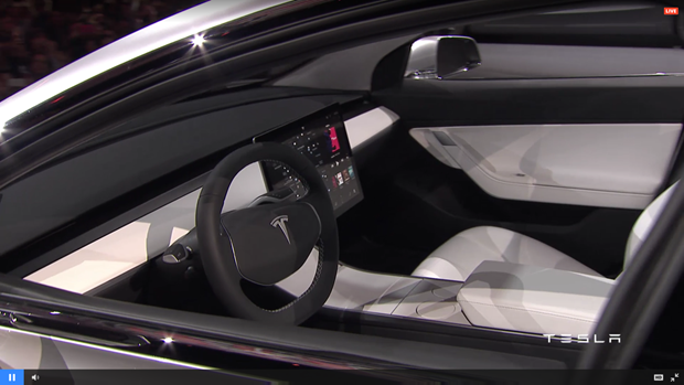 Tesla Model 3 görücüye çıktı
