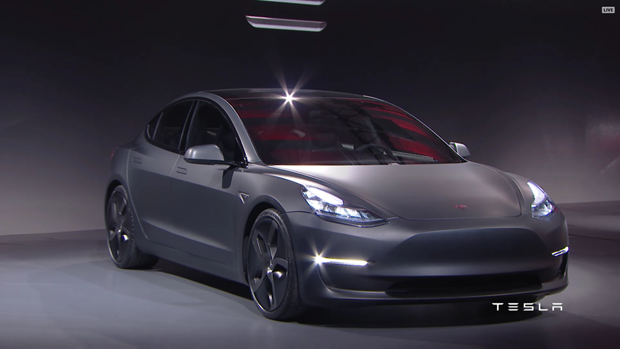 Tesla Model 3 görücüye çıktı
