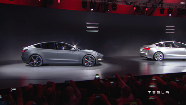 Tesla Model 3 görücüye çıktı
