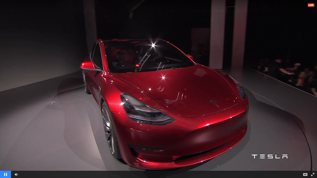 Tesla Model 3 görücüye çıktı
