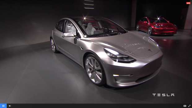 Tesla Model 3 görücüye çıktı
