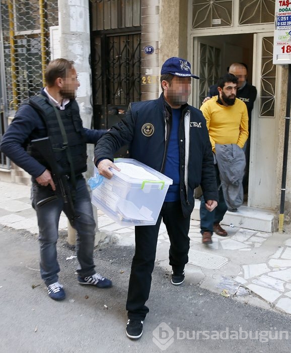 İzmir'de DEAŞ operasyonunda ele geçirilen mühimmat!	
