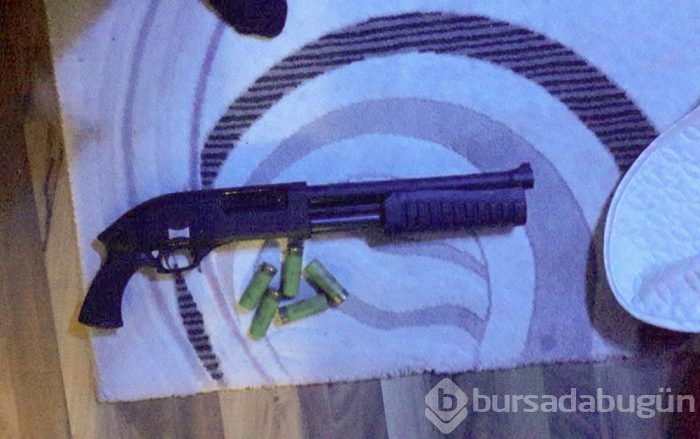İzmir'de DEAŞ operasyonunda ele geçirilen mühimmat!	
