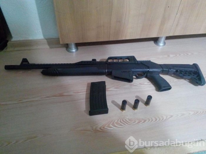 İzmir'de DEAŞ operasyonunda ele geçirilen mühimmat!	
