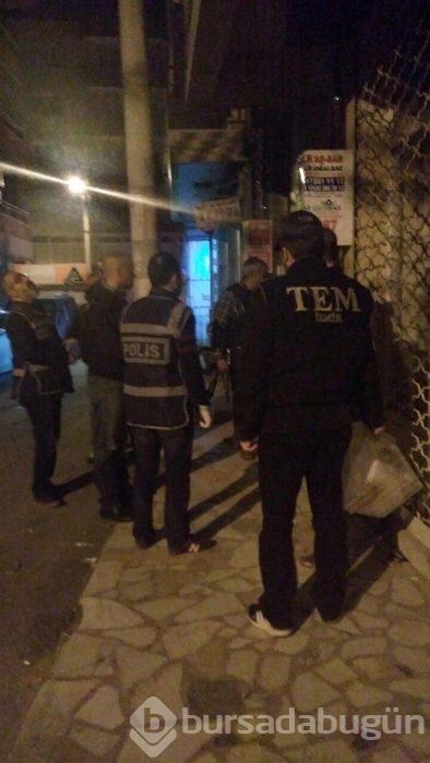 İzmir'de DEAŞ operasyonunda ele geçirilen mühimmat!	

