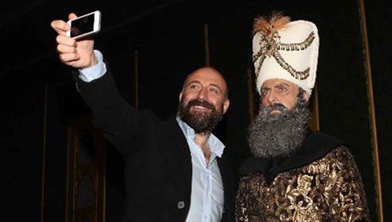 Halit Ergenç ekranlara geri dönüyor