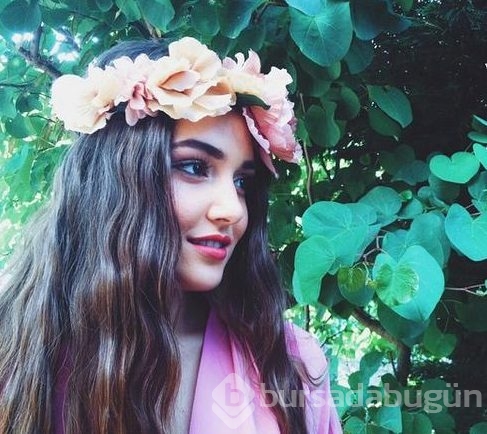 Hande Erçel'in Tayland tatili