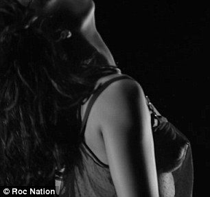 Rihanna'dan çok cüretkar klip!