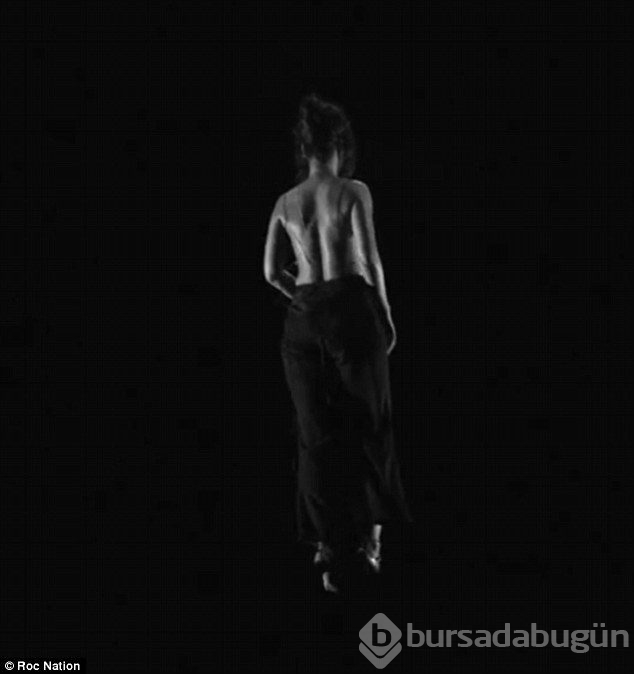 Rihanna'dan çok cüretkar klip!