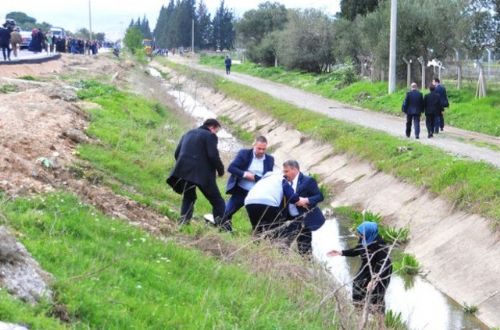 Belediye başkanı törene yetişmek için öyle bir yol seçti ki...
