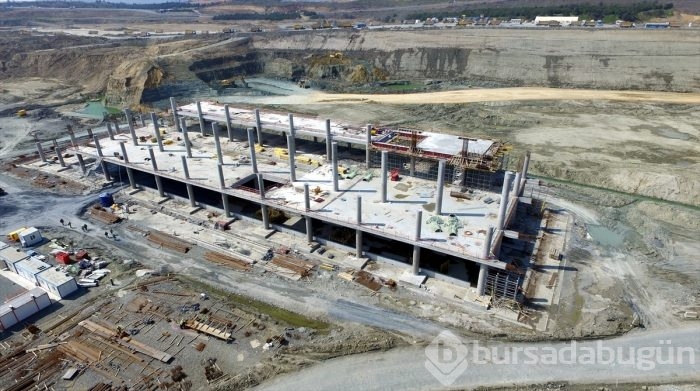 2018'e yetiştirmek için 13.000'in üzerinde personel  çalışıyor