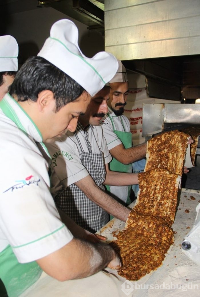 23 metrelik lahmacunla rekora koşuyorlar!