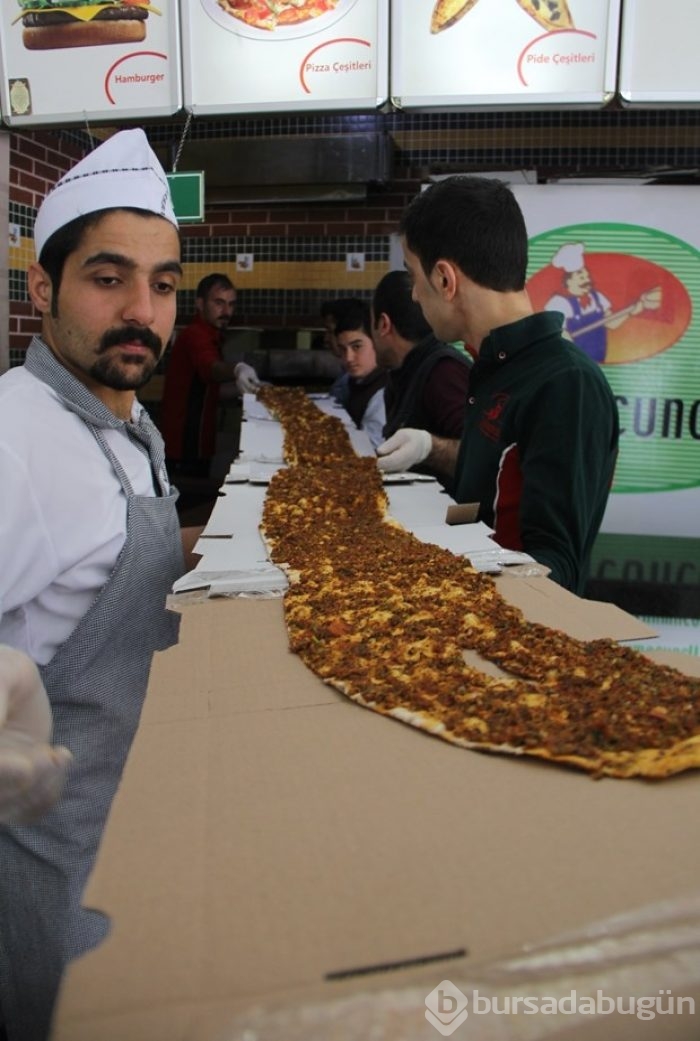 23 metrelik lahmacunla rekora koşuyorlar!