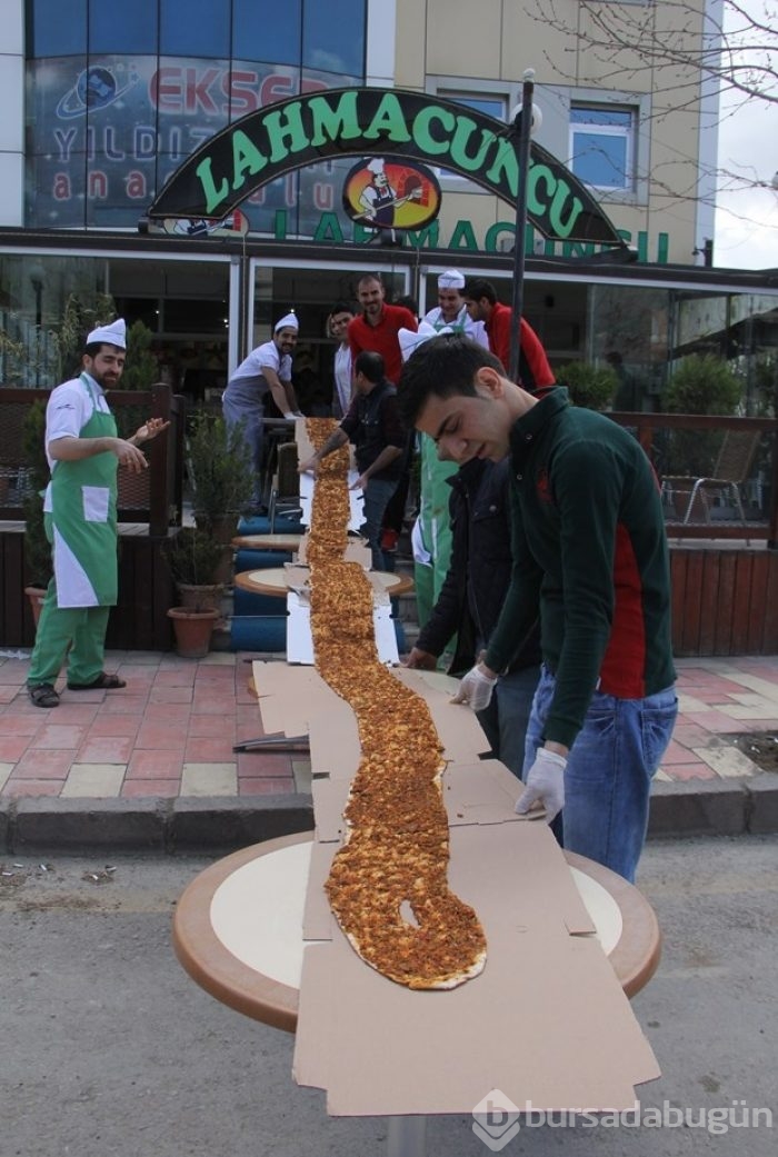 23 metrelik lahmacunla rekora koşuyorlar!