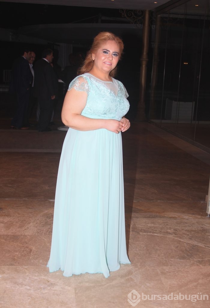 Derya Tezyaparlar ile Orkun Yılmaz nişanlandı...