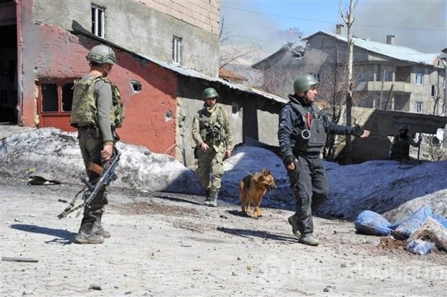 Yüksekova'ya özel harekat indirildi