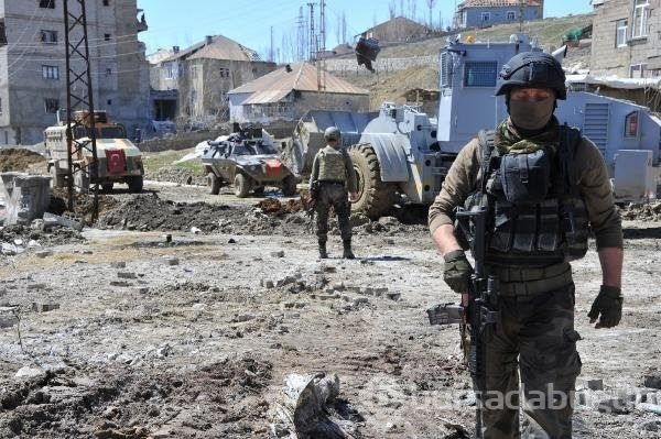 Yüksekova'ya özel harekat indirildi