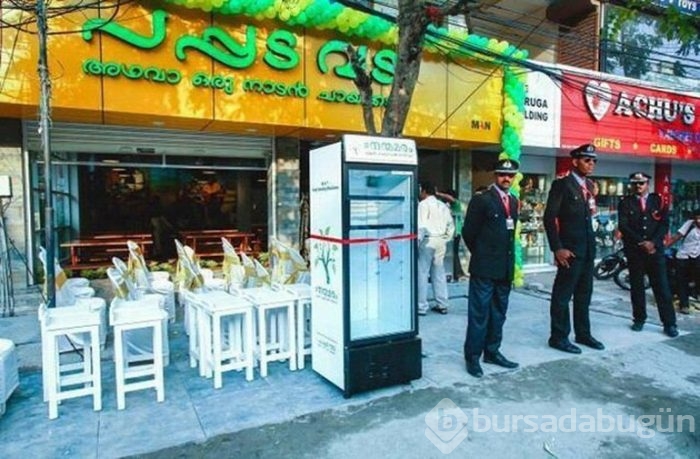 Bu restoran sokağa buzdolabı koydu, insanlık dersi verdi