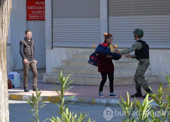 Nusaybin'de ailelere mehmetçikten yardım eli