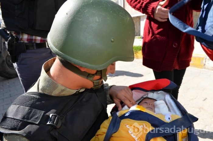 Nusaybin'de ailelere mehmetçikten yardım eli