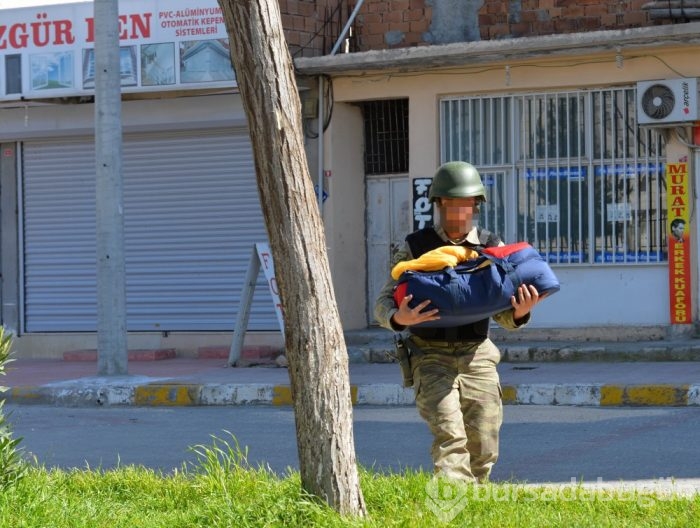 Nusaybin'de ailelere mehmetçikten yardım eli