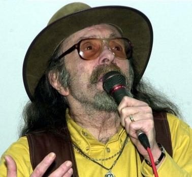 Gülhane Parkında ceviz ağacı olmak... Cem Karaca'nın hayat hikayesi
