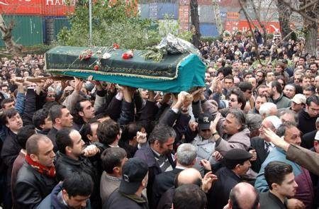 Gülhane Parkında ceviz ağacı olmak... Cem Karaca'nın hayat hikayesi
