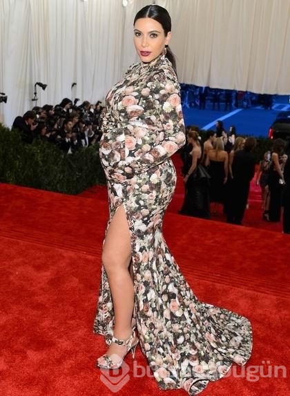Kim Kardashian'ın saç modelleri