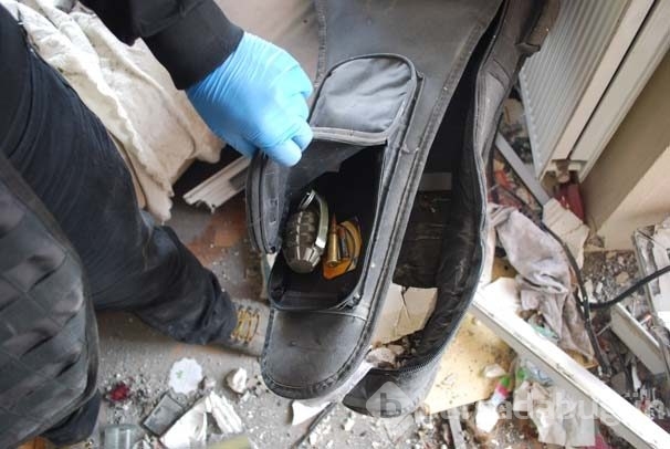Gitar çantasından bomba çıktı!