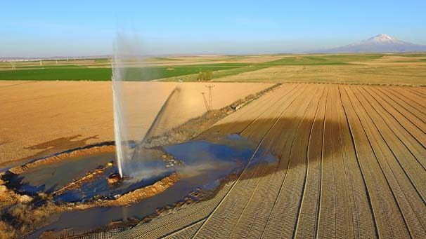 7 yıl sonra 40 metre fışkırdı