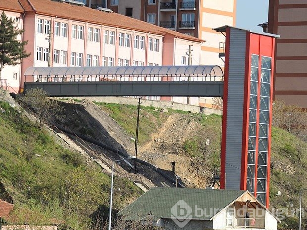Tepedeki mahalle için asansör