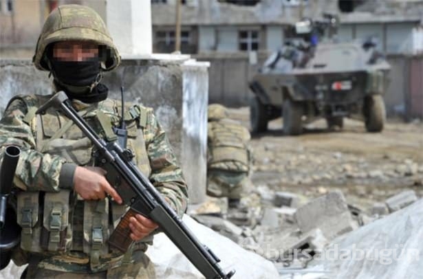 Yüksekova'da su birikintisindeki patlayıcılar imha edildi