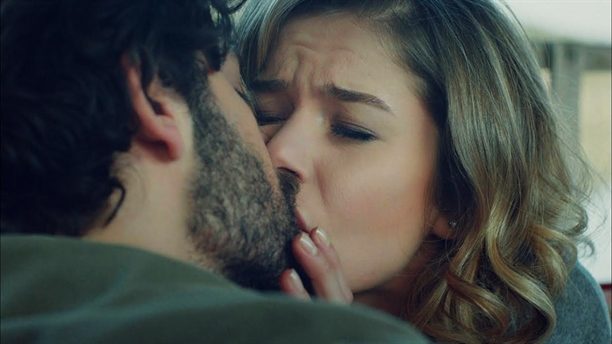 "Hayat Şarkısı" sosyal medyayı salladı!
